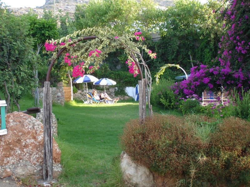 Iliostasi Beach Apartments Hersonissos  Exterior photo
